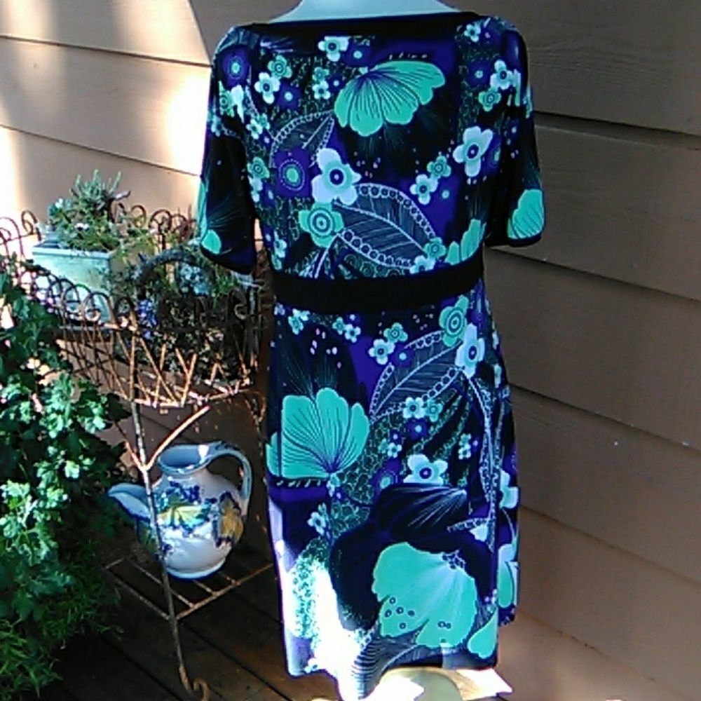 Tahari Pull Over Dress - Picture 4 of 7